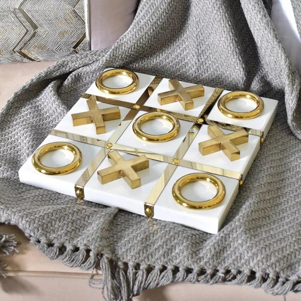 Tic Tac table decoration white